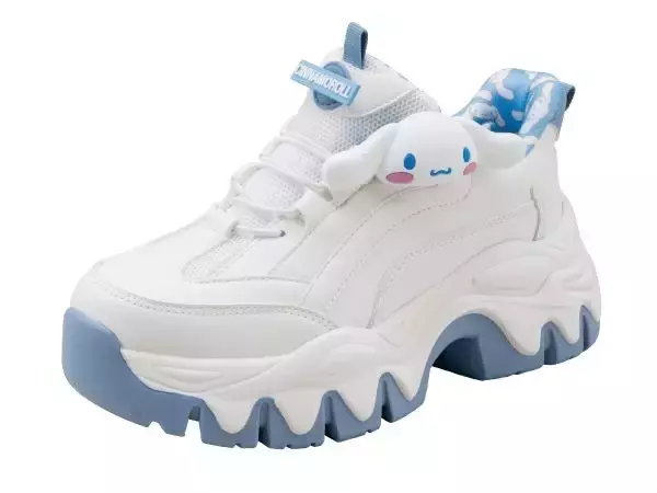 「「サンリオ」キティやクロミと新生活は新しいスニーカーで♪ キャラチャームは取り外し可能が嬉しい☆ コラボスニーカー登場」の画像