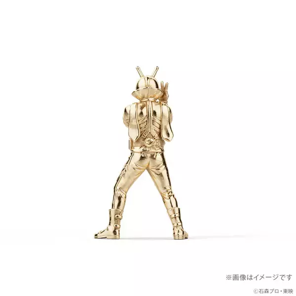 「「仮面ライダーV3」「仮面ライダーアマゾン」が光り輝く！18金ミニフィギュアが販売【各限定100体】」の画像