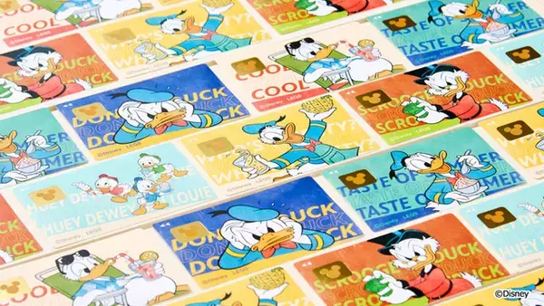 「ドナルドダックのバースデーをお祝い♪ ドナルドをイメージした可愛いポーチやステッカーなど記念グッズが全国のローソンに登場」の画像