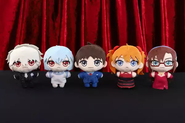 「カヲル君のスーツぬいは絶対欲しい☆ エヴァ30周年記念展「ALL OF EVANGELION」名古屋会場にて描き下ろしイラストをモチーフにした手のひらサイズのぬいぐるみ登場」の画像