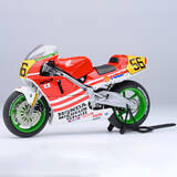 「バイクマンガの金字塔「バリバリ伝説」巨摩郡の「WGP500」挑戦時の愛機・NSR500が立体化！ 「大阪モーターサイクルショー」でも販売・展示」の画像1