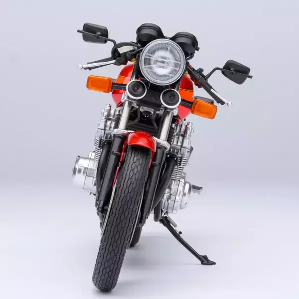 「「バリバリ伝説」主人公・巨摩郡の愛車「Honda CB750F」の実車展示！AUTOart製1/12スケールモデル販売も」の画像