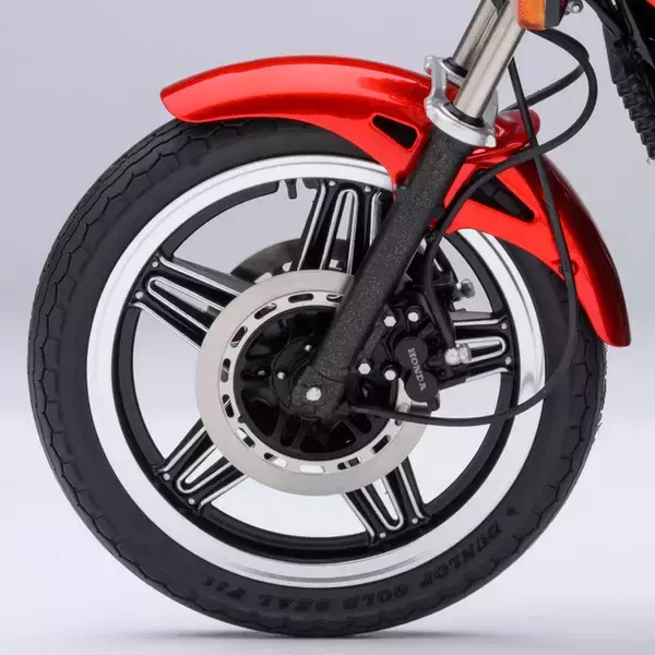 「「バリバリ伝説」主人公・巨摩郡の愛車「Honda CB750F」の実車展示！AUTOart製1/12スケールモデル販売も」の画像