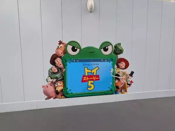 「【初開催】ディズニー＆ピクサー映画『トイ・ストーリー５』スタンプラリーが実施！オリジナルシール＆ロルカナカードをゲットしよ☆」の画像
