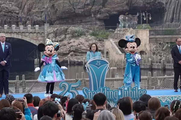 「ミッキー＆ミニーにダッフィーもお祝い♪ 東京ディズニーシー25周年イベントが盛大に開幕！【セレモニーレポ】」の画像
