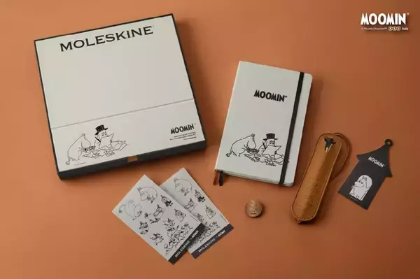 「「ムーミン」とモレスキンがコラボ♪ 夏っぽカラーの限定ノートブックやリトルミイのピンズも登場」の画像