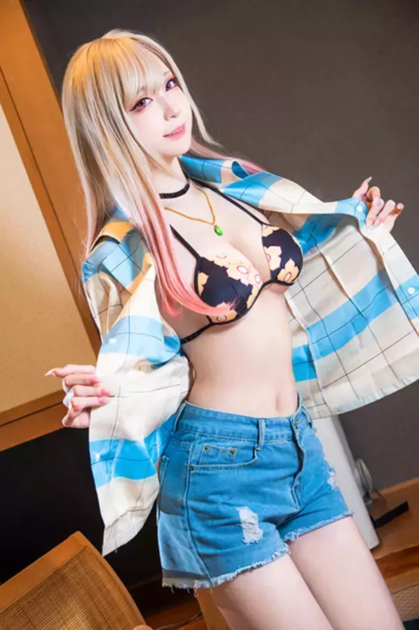 「『SPY×FAMILY』アーニャの「フッ」を完全再現！年齢の壁を打ち破った人気コスプレイヤー・箱ネコ【写真23枚】」の画像