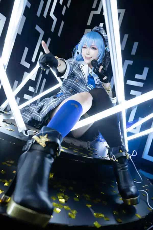 「『SPY×FAMILY』アーニャの「フッ」を完全再現！年齢の壁を打ち破った人気コスプレイヤー・箱ネコ【写真23枚】」の画像