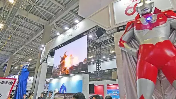 「ウルトラマンが緊急出撃！スペシウム光線体験コーナーなど遊び心たっぷりだった「円谷フィールズホールディングス」ブース【AnimeJapan 2026 ブースレポ】」の画像