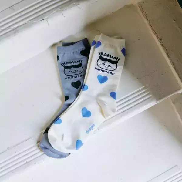 「「ちいかわ」さりげないハチワレがかわいい♪ 普段使いしやすいアパレルグッズが登場」の画像