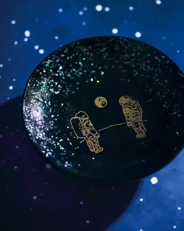“手のひらに宇宙を”「宇宙兄弟」の世界を日本の伝統工芸で表現☆宇宙や星空、兄弟をイメージしたガラスや越前漆器が登場