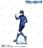 「潔や凪の躍動感あふれるイラスト♪ 「ブルーロック」“戦う背中×雨”をテーマにしたキャラクターたちの凛々しい姿を楽しめるアクリルコースターやグリッター缶バッジが受注中！」の画像1