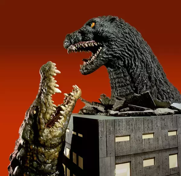 ゴジラ×ワニ!?「ラコステ」コラボ第2弾が実現！ネイビー基調の新作アイテム登場