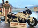「「バリバリ伝説」巨摩郡のCB750F実車に跨ろう！最新VRシミュレーターで体感！体験型展示が実施中」の画像1