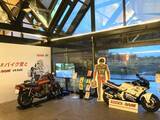 「「バリバリ伝説」巨摩郡のCB750F実車に跨ろう！最新VRシミュレーターで体感！体験型展示が実施中」の画像3
