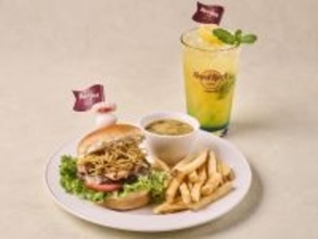 「NARUTO」一楽ラーメン味のハンバーガーだってばよ！木ノ葉隠れの里をイメージしたトロピカルドリンクも！