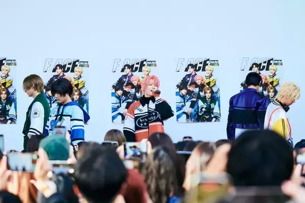 「「今日はみんな俺の歌で抱いてやるよ！」舞台「多聞くん今どっち!?」フリーミニライブにて新曲披露【オフィシャルレポート】」の画像