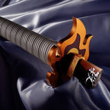 「「鬼滅の刃」煉獄杏寿郎“母上 俺はちゃんとやれただろうか”― 激闘で折れた日輪刀がなりきり玩具化！セリフも収録」の画像1