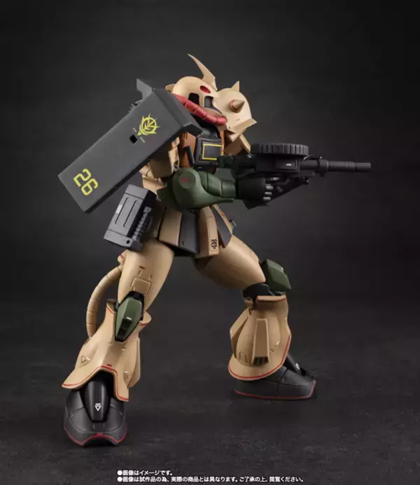 「アフリカ戦線を支えた機体ザク・デザートタイプがフィギュア化！両腕で武器を構えたり、しゃがんで撃ったりと自然なポージングを実現！」の画像