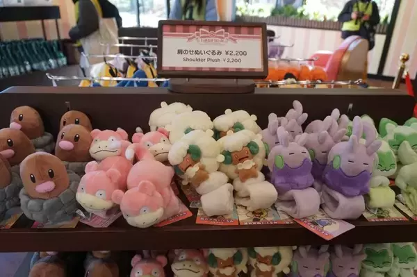「『ポケパーク カントー』最大級ショップに潜入！限定アイテムなど徹底紹介♪　扉の向こうは、ときめきの世界でした【現地レポート】」の画像