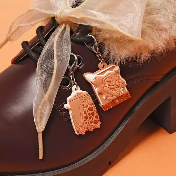 「「ズートピア2」ニック＆ジュディのふわふわファーが可愛い♪ “前に進む力”をくれるシューズ登場」の画像