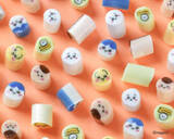 「ハチワレ、うさぎのお顔がキュートなキャンディ登場！「ちいかわ」 ×パパブブレ初コラボ！ 5月8日より発売」の画像1