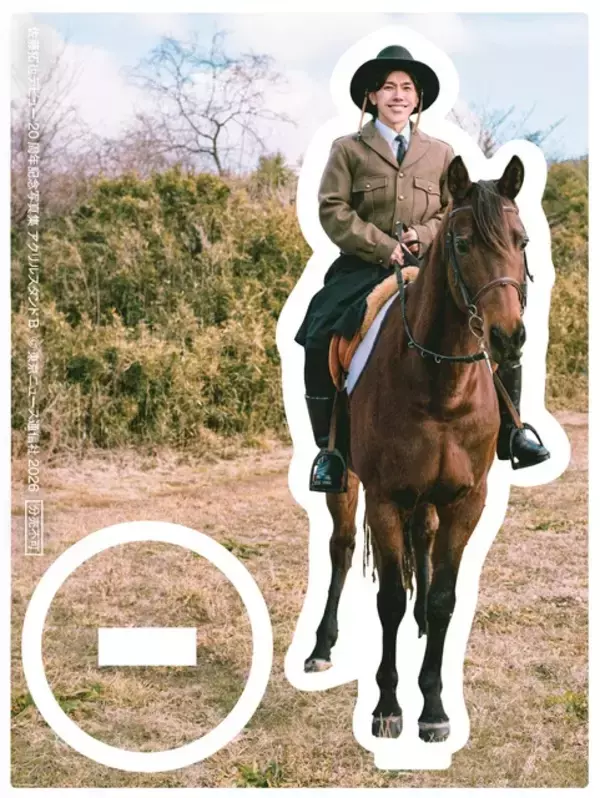 「声優・佐藤拓也をセクシーに暴く…！高級ホテルのスイートルームでの色気満載ショットが眼福♪  20周年記念写真集先行カット」の画像