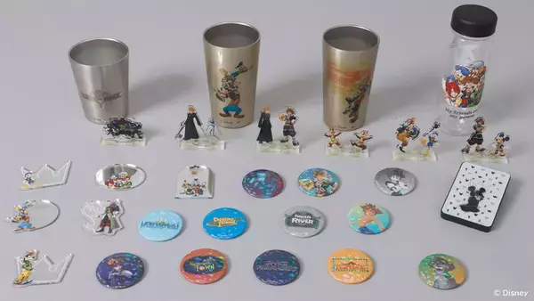 「エモい…！「キングダム ハーツ」ソラ、ロクサスたちの美麗アートが新グッズに♪ 秋葉原で物販イベント」の画像