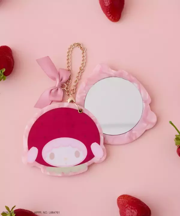 「「サンリオ」マイスウィートピアノの誕生日をお祝い☆ いちご頭巾がかわいいフリルトートバッグなど5アイテム【Maison de FLEURコラボ】」の画像