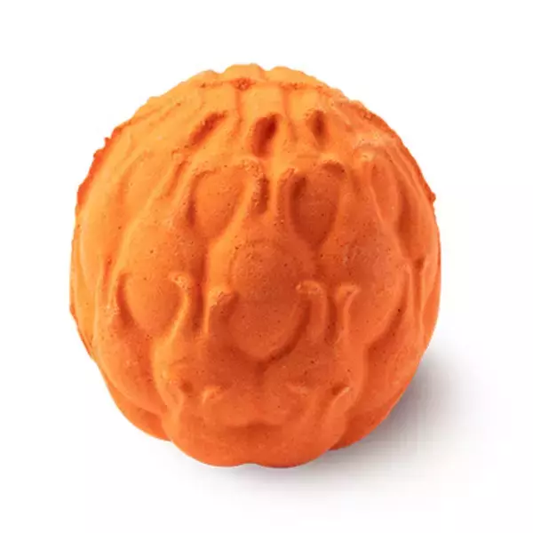 「「ワンピース」ゴムゴムの実やメラメラの実が“バスボム”に!? 「LUSH」コラボアイテムが登場」の画像