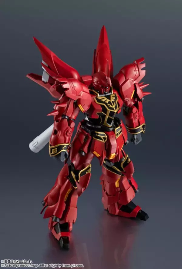 「「見せてもらおうか。新しいガンダムの性能とやらを」「機動戦士ガンダムUC」よりシナンジュが新登場！赤を基調としたカラーリングに黒と金の装飾が映える」の画像