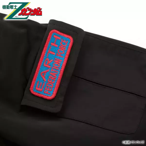 「「機動戦士Zガンダム」アムロが着用していたブルゾンがプレバンで予約受付中！地球連邦軍のマークや英字が刺繍された必見アイテム」の画像