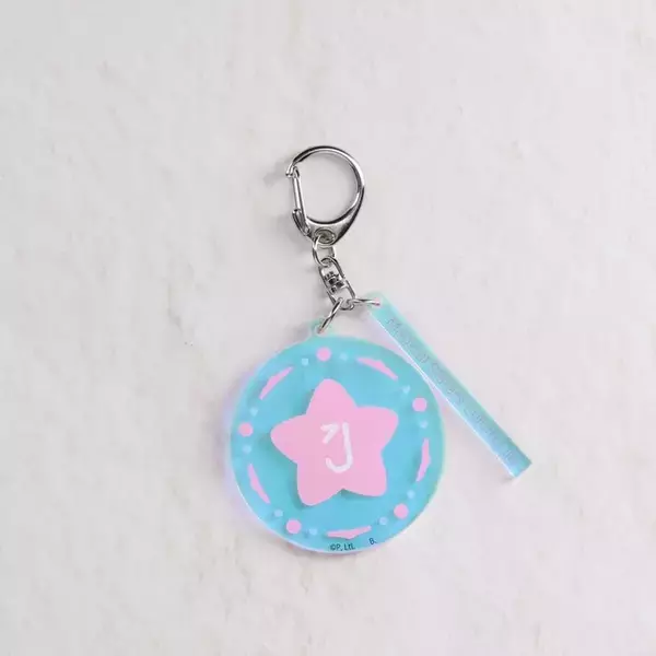 「「魔法の姉妹ルルットリリィ」キラキラ☆アクリルチャーム＆ヘアゴムが登場！傘の目印にも便利◎」の画像