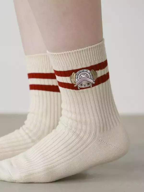 売り切れ前にゲットしたい♪「ワンピース」チョッパーの刺繍入り！「靴下屋」コラボソックスが12月19日発売開始