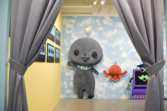 かわいいのに不穏…!?「教育番組 もっと！げんじつポップアップ」でタマの労働中の様子をレポート！