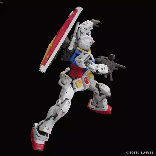 「“こいつ…動くぞ”「RG 1/144 RX-78-2 ガンダム Ver2.0」が抽選販売中！ 最新解釈と原点回帰を融合させた外観デザインは必見」の画像