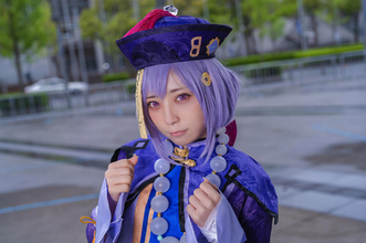 【コスプレ】「七七、キョンシーだ。」人気レイヤー・星乃まみが愛くるしい『原神』七七コスで「ニコ超」参加！【写真10枚】
