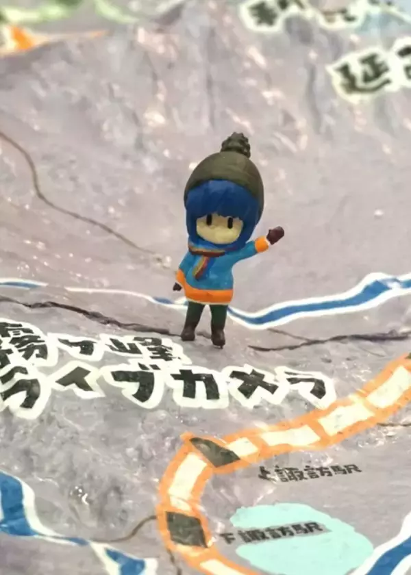 「「『ゆるキャン△』10周年記念展」が東京ソラマチで開催！あfろ先生のキャンプギア展示、キャンプ飯にフォトスポットも【レポ】」の画像