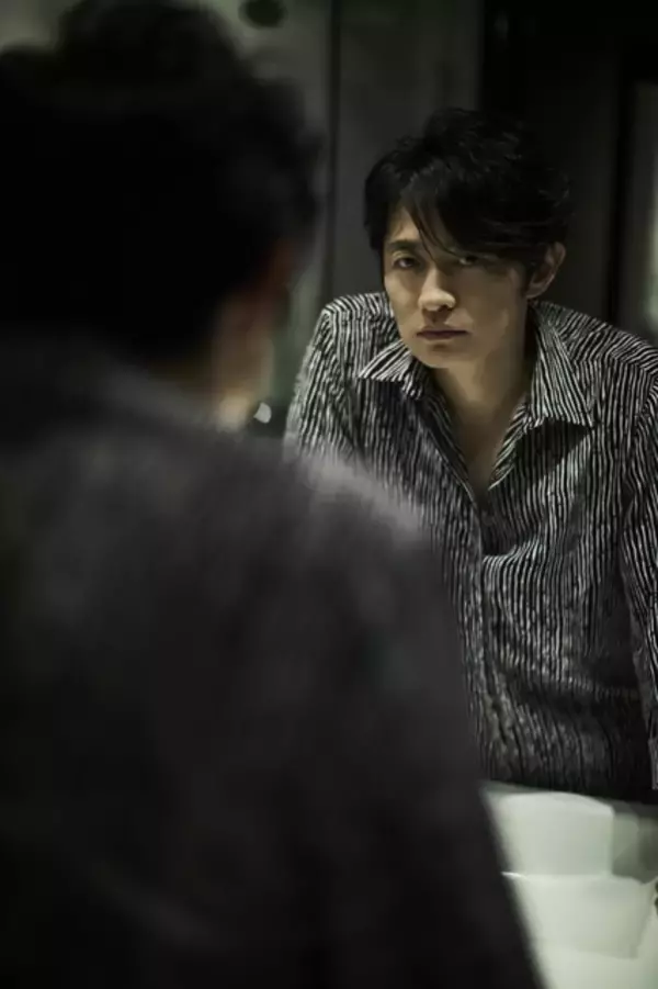 「声優・下野紘のクールな視線に釘付け♪ 未公開カットがたっぷり「下野紘アーティストBOOK（仮）」発売」の画像