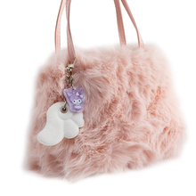 「サンリオ」キティ、クロミらがアイドルコスに♪ ふわふわ羽チャームもアクセント◎ 「ふわっとエンジェルキーリング」3月12日より展開