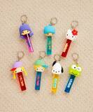 「サンリオ「月刊いちご新聞」デザインのキーホルダー、親子コーデが楽しめるニットなど♪ LOWRYS FARMコラボアイテム」の画像1