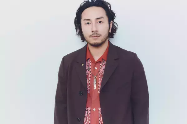 「鈴木崚汰 “強いと思う人”は「母」　女性たちの策略が渦巻くTVアニメ「天幕のジャードゥーガル」インタビュー（９）」の画像