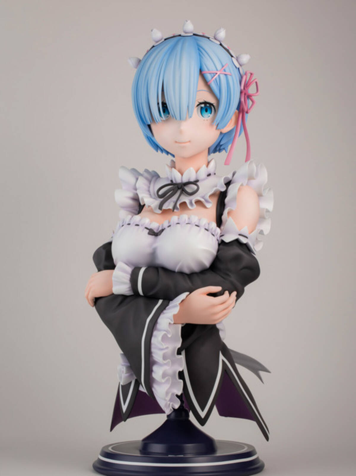 Re ゼロ レム 実物サイズの胸像フィギュアに 肌 服の質感に注目 18年10月18日 エキサイトニュース