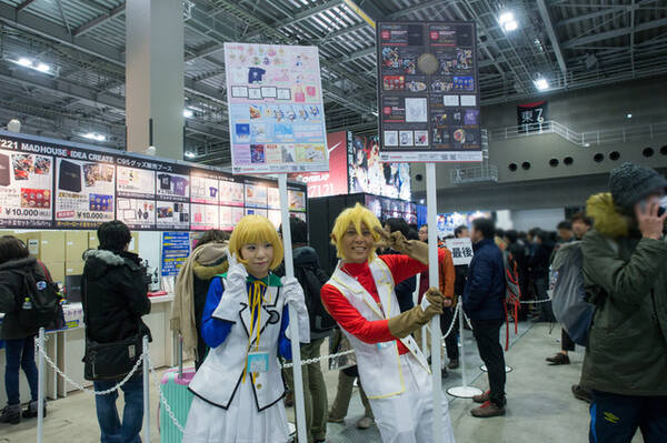 オーバーロード アウラとマーレがお出迎え マッドハウスブースではスタッフ本が発売 コミケ95 18年12月30日 エキサイトニュース