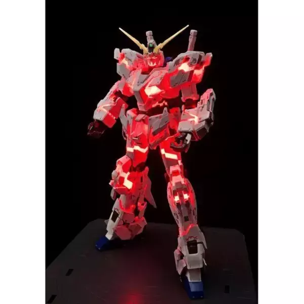 「「ユニコーンガンダム立像」あの迫力を手元に！ 緑・赤・青...“発光機能搭載”の限定ガンプラに注目」の画像