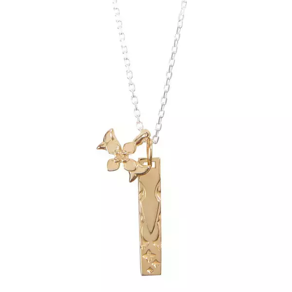 「「SAO アリシゼーション」ユージオ“青薔薇の剣”＆アリス“金木犀の剣”がネックレスに！ コラボアクセに注目」の画像