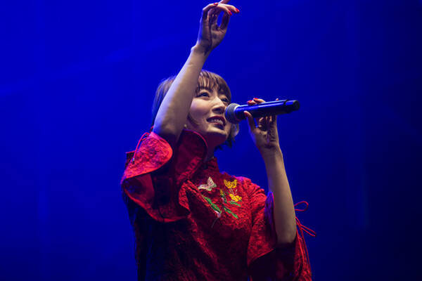 花澤香菜 自身初 海外公演 を中国にて Tiktokで人気沸騰中の 恋愛サーキュレーション など披露 19年4月17日 エキサイトニュース