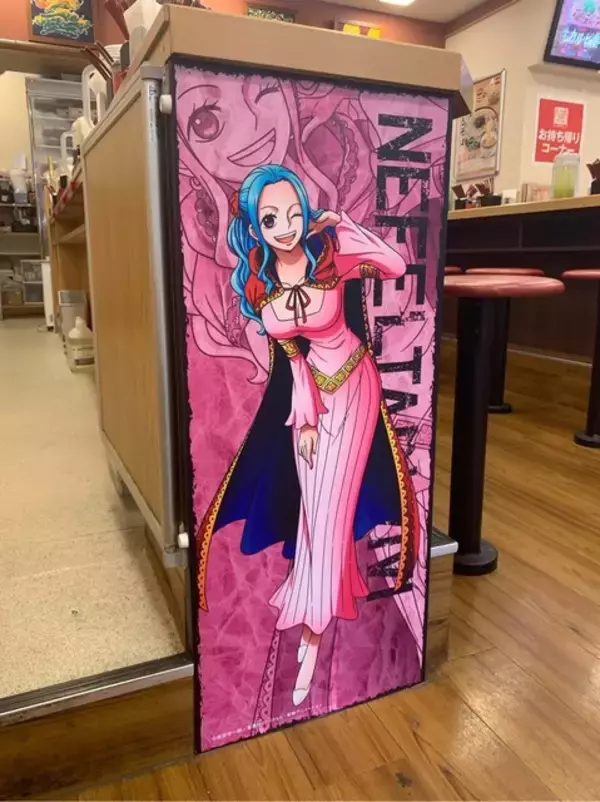 「「ワンピース」×なか卯コラボが開宴！ ラッピング中の東京・池袋サンシャイン前店にいってみた」の画像