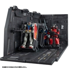 「機動戦士ガンダム」全長約500mm“ホワイトベースのカタパルトデッキ”が装いを新たに登場！