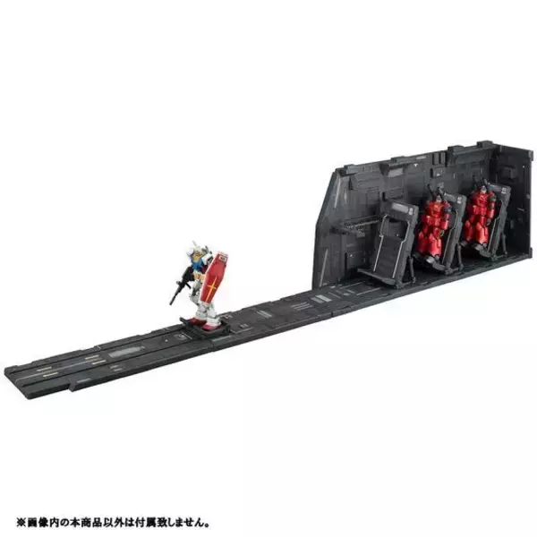 「「機動戦士ガンダム」全長約500mm“ホワイトベースのカタパルトデッキ”が装いを新たに登場！」の画像